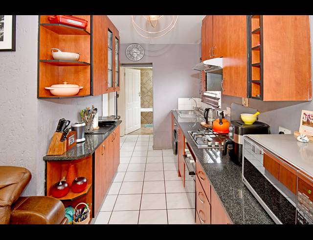 2 BEDROOM APARTMENT FOR SALE IN BRAMLEY VIEW